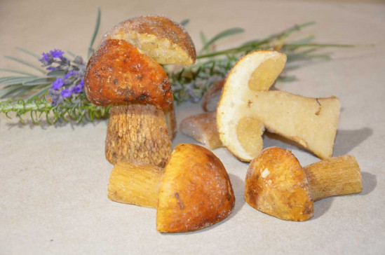 FUNGHI PORCINI TAGLIATI A META' 8X300GRSG